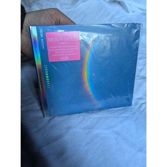 Coldplay Moon Music Signed CD Limited First Edition First Eco Rainbow EcoCD - Picture 8 of 12